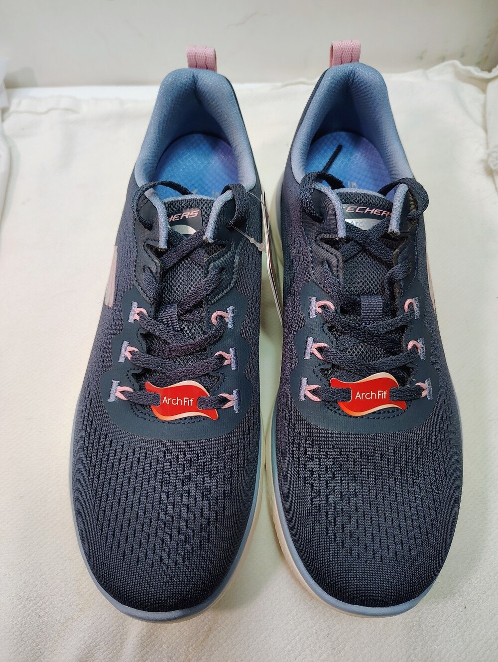 Sketchers Women's 8